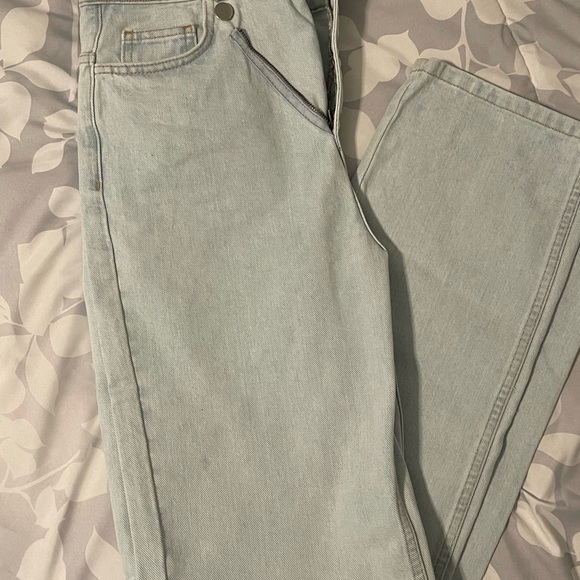 Asymmetric Relaxed Straight Leg Jeans - Picture 3 of 4